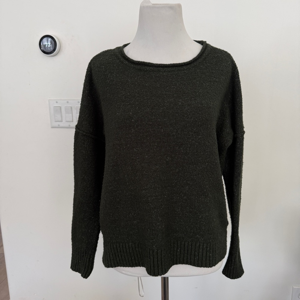 Lumiere Olive Green Crew Neck Sweater Asymmetrical ribbed back Small